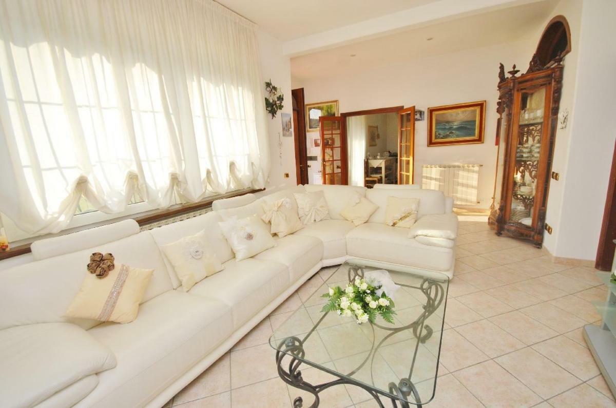 Raffinato Attico Vicino Al Mare Con Solarium Lido Di